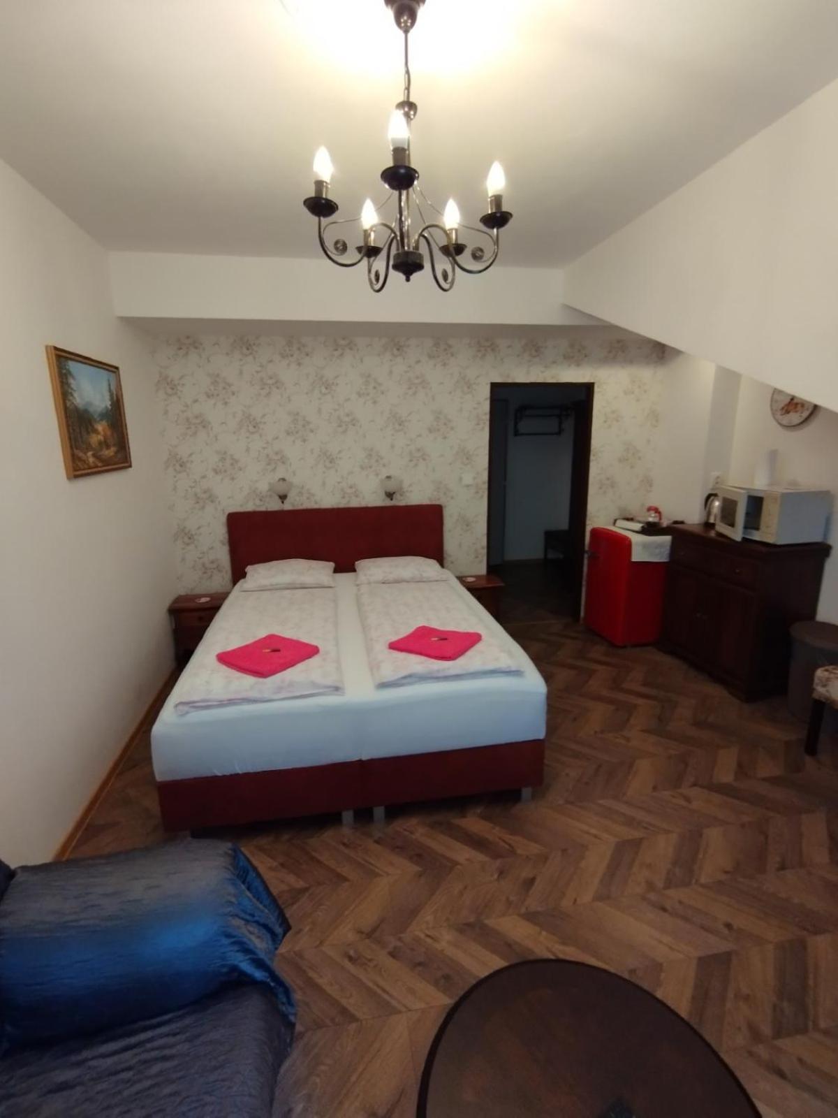 Hotel Bynovecký Zámeček Exterior foto